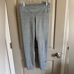 (NWOT) Nike One legging high waisted